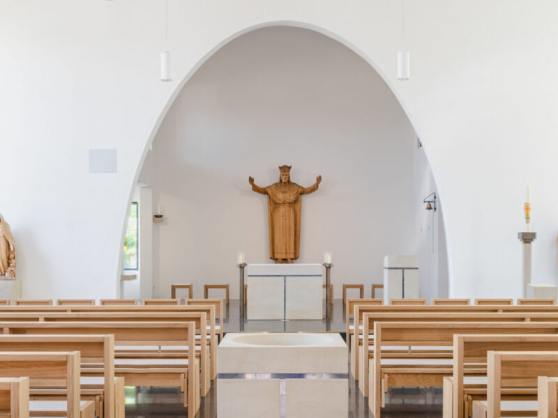 Innenraum Christus König in Brackenheim