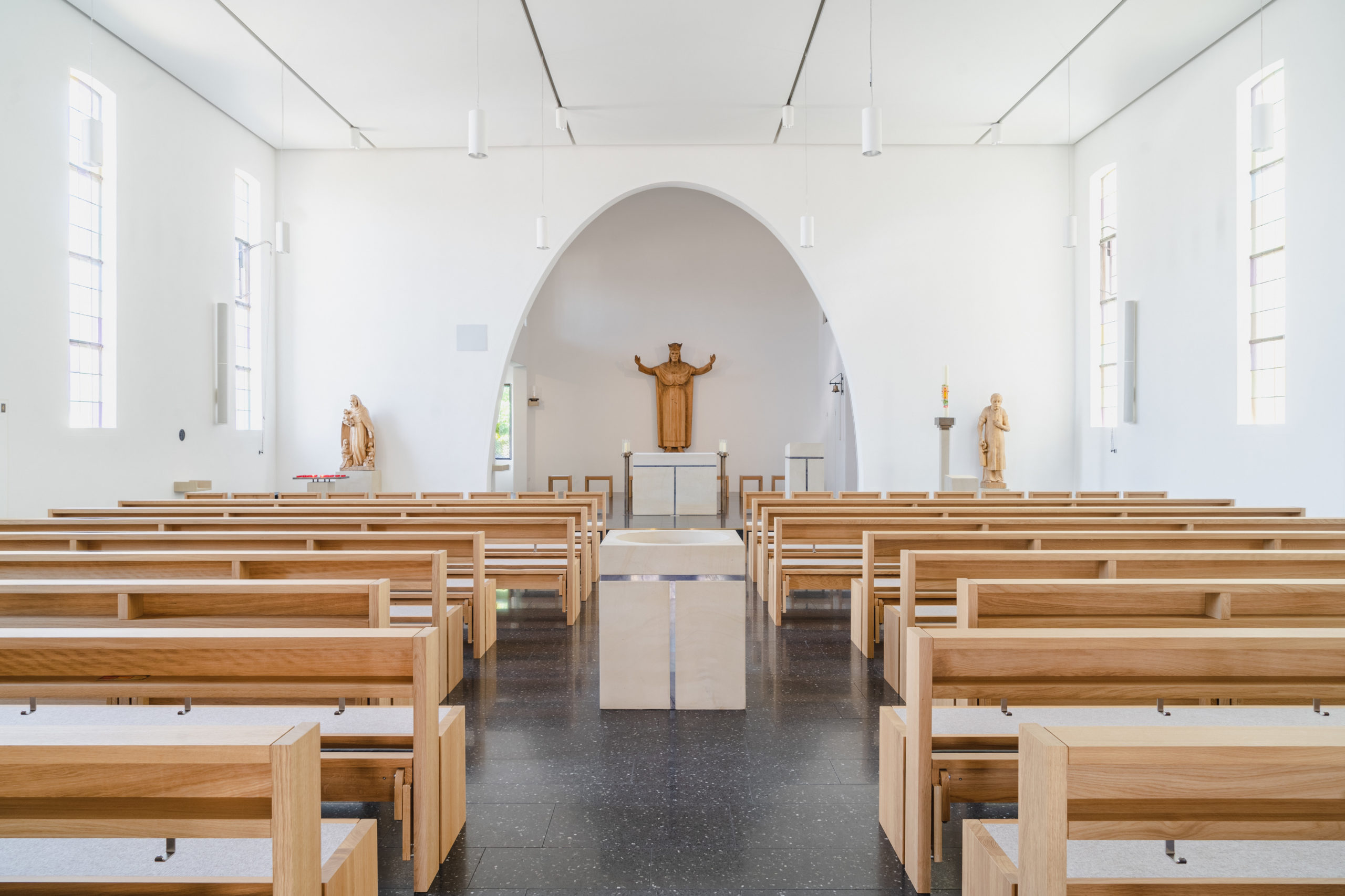 Innenraum Christus König in Brackenheim