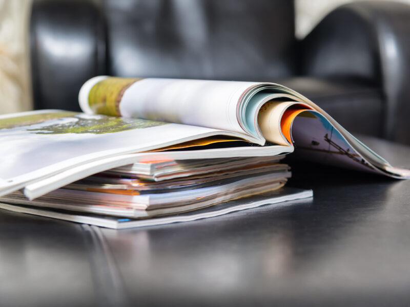 Zeitschriftenstapel